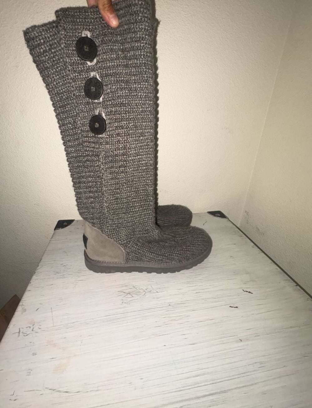 UGG - Picture 3 of 5
